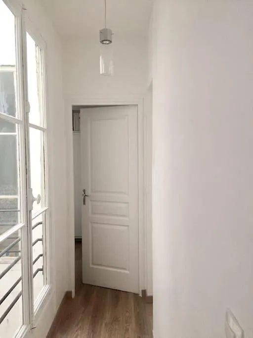 Queen - - Apartment Paris