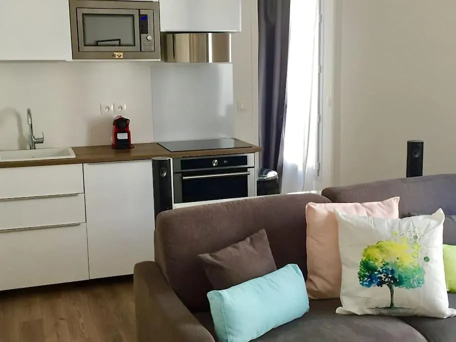 Queen - - Apartment Paris